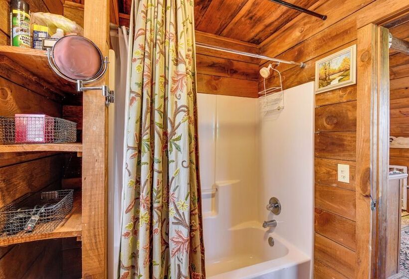 Rustic Cabin W/ Porches: 8 Mi To Tallulah Gorge!