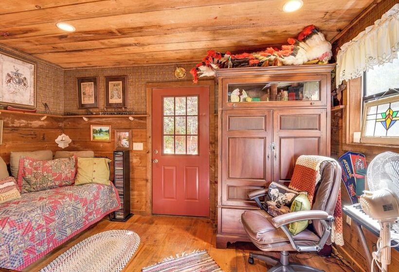 Rustic Cabin W/ Porches: 8 Mi To Tallulah Gorge!