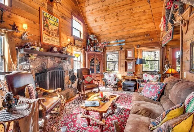 Rustic Cabin W/ Porches: 8 Mi To Tallulah Gorge!