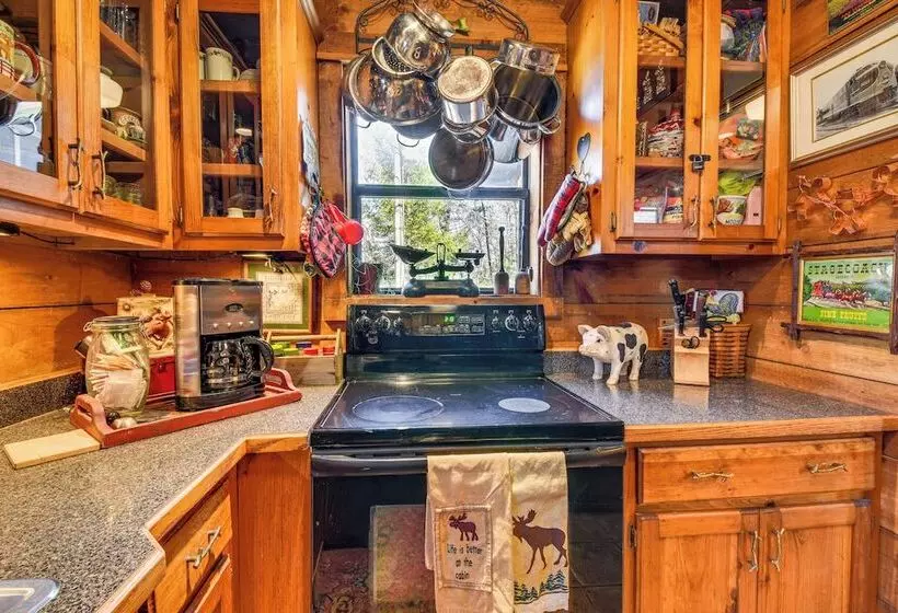 Rustic Cabin W/ Porches: 8 Mi To Tallulah Gorge!