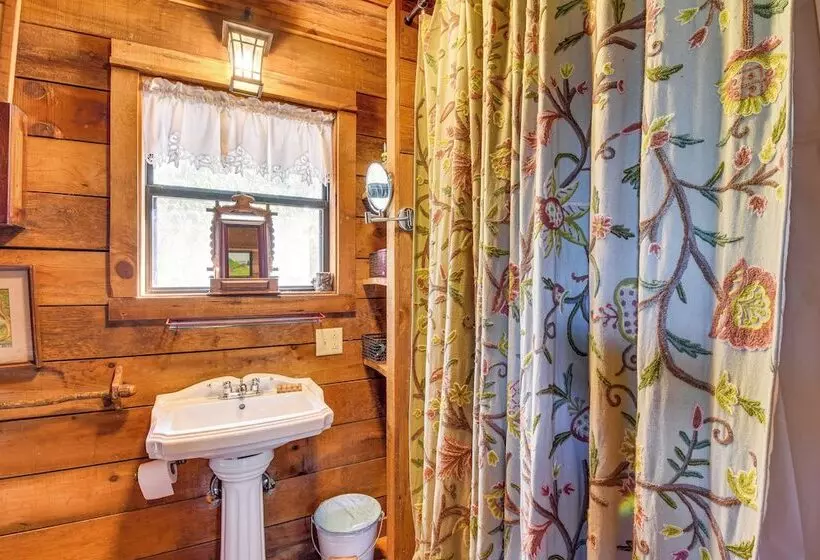 Rustic Cabin W/ Porches: 8 Mi To Tallulah Gorge!