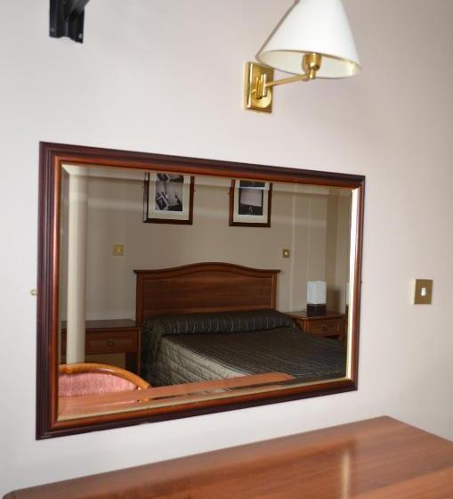 تختخواب و صبحانه Gate Lodge