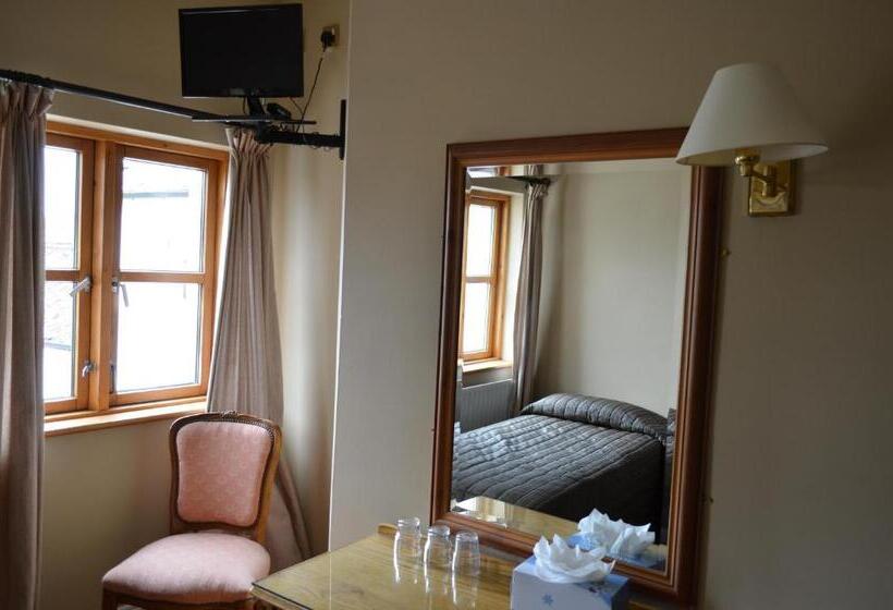 تختخواب و صبحانه Gate Lodge