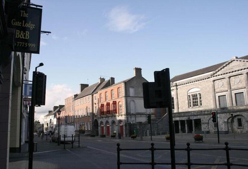 تختخواب و صبحانه Gate Lodge