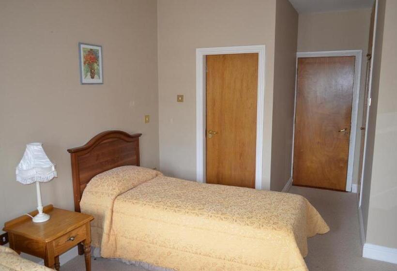 تختخواب و صبحانه Gate Lodge