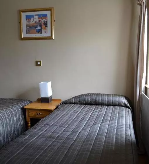 تختخواب و صبحانه Gate Lodge