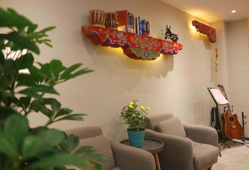 Fengma Feiyang Hostel