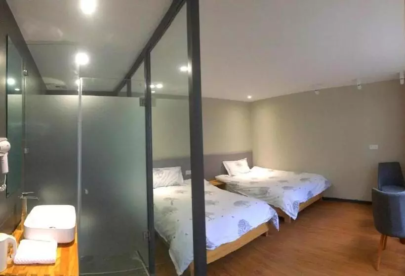 Fengma Feiyang Hostel