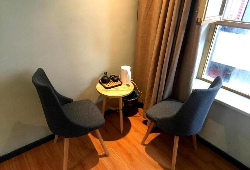 Fengma Feiyang Hostel