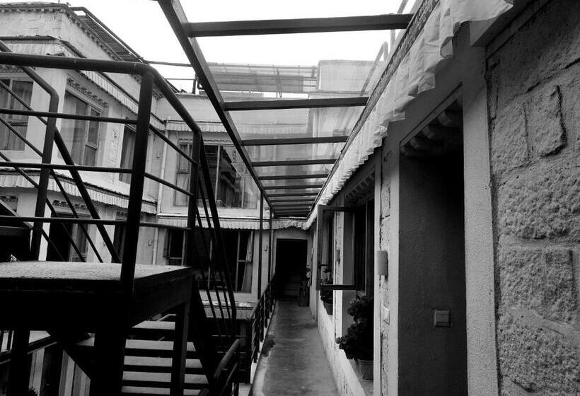 Fengma Feiyang Hostel