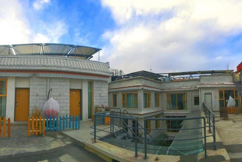 Fengma Feiyang Hostel