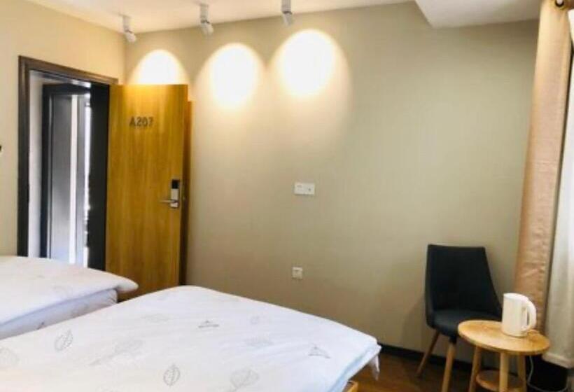 Fengma Feiyang Hostel