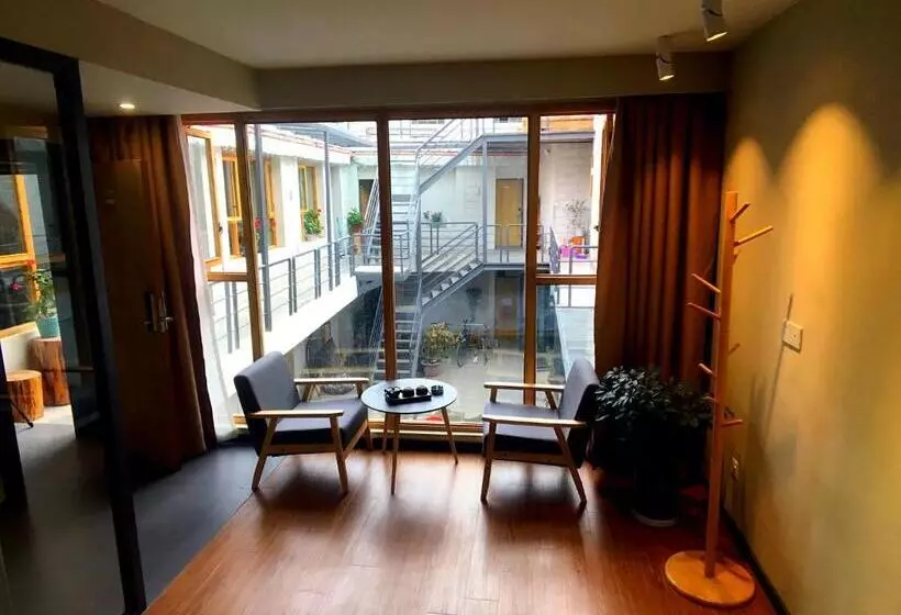 Fengma Feiyang Hostel