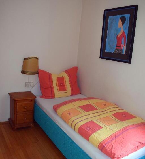 Heli S Bike & Hike Hostel