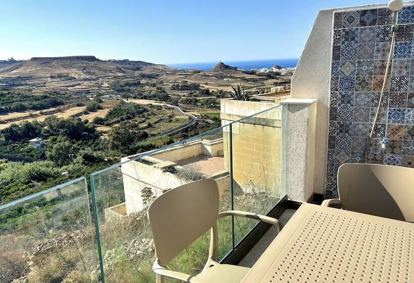 پانسیون All Nations Duplex With Pool