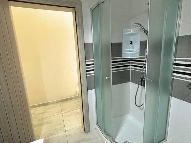 پانسیون All Nations Duplex With Pool