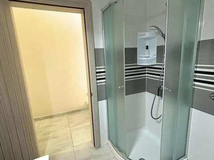 پانسیون All Nations Duplex With Pool