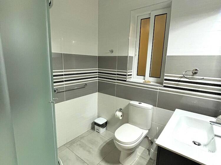 پانسیون All Nations Duplex With Pool