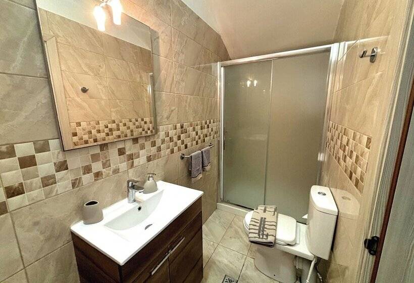 پانسیون All Nations Duplex With Pool