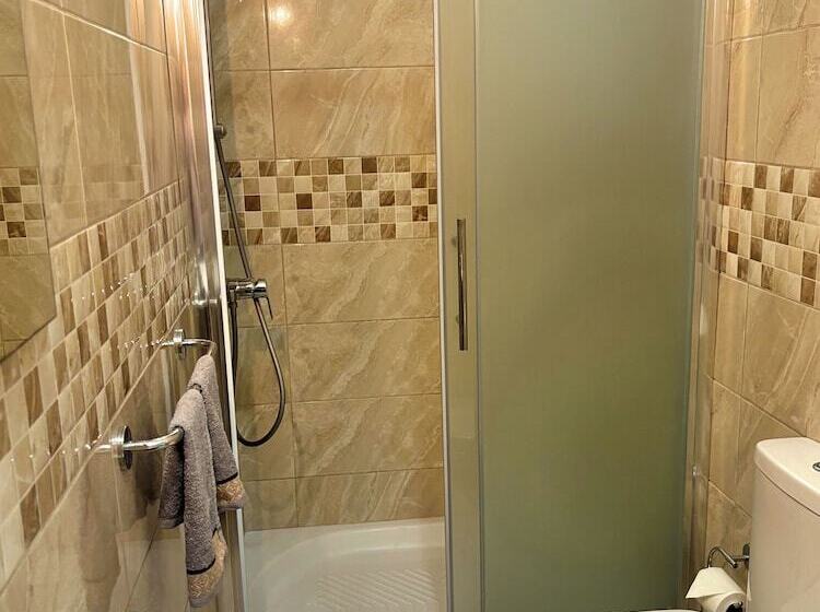 پانسیون All Nations Duplex With Pool