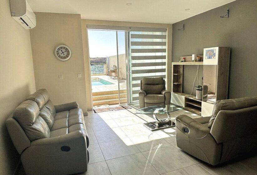 پانسیون All Nations Duplex With Pool