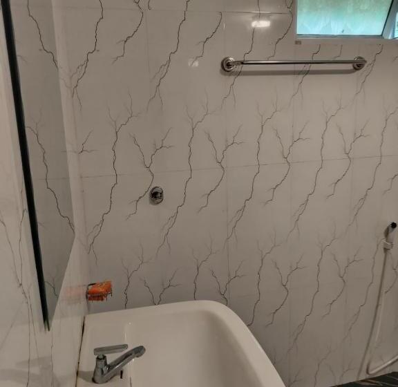 膳宿费 Ocean Oasis Restaurant And Rooms