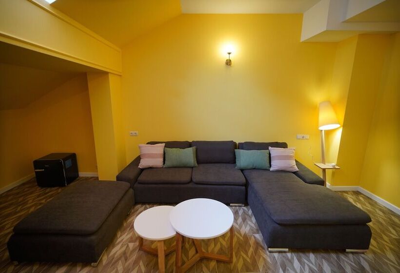 Station 22 Hotel სასტუმრო სადგური 22