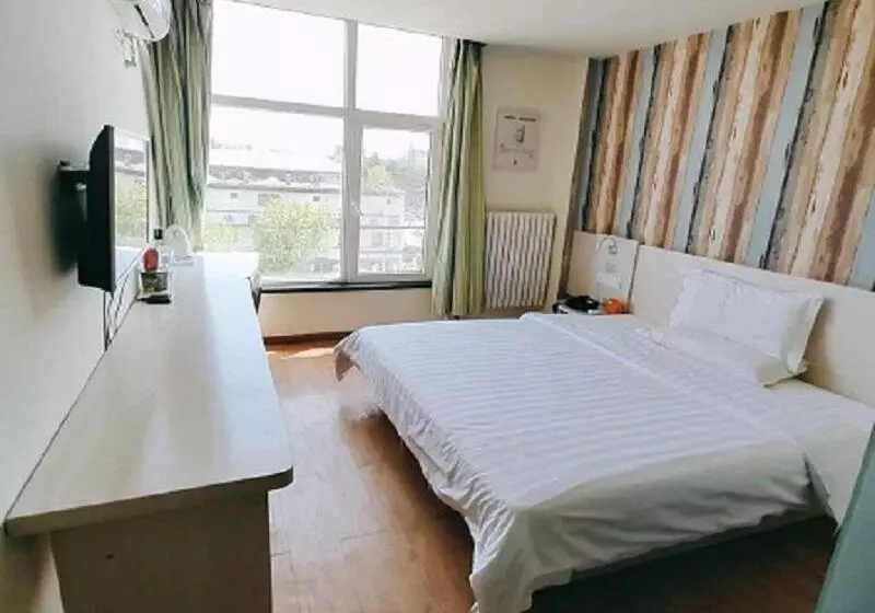 Hotelli 7days Inn Qingdao Hai Er Industrial Park Baolong Square