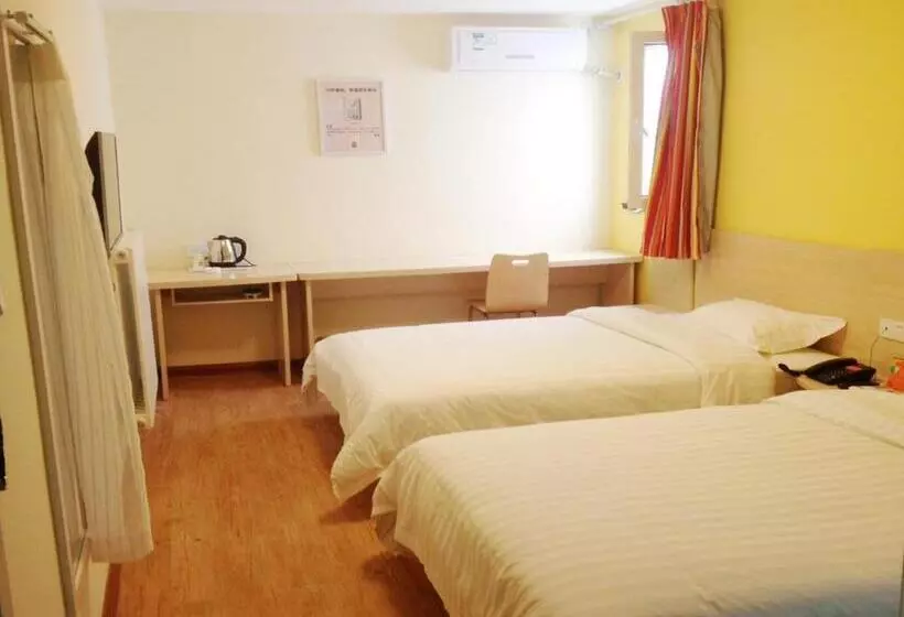 Hotelli 7days Inn Qingdao Hai Er Industrial Park Baolong Square