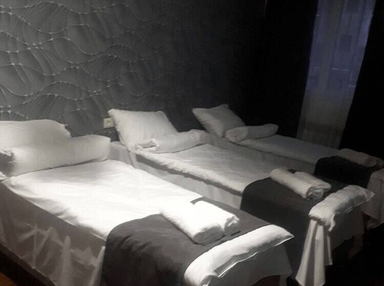 هاستل Mkhitaryan S Guest House