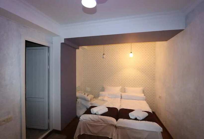 هاستل Mkhitaryan S Guest House