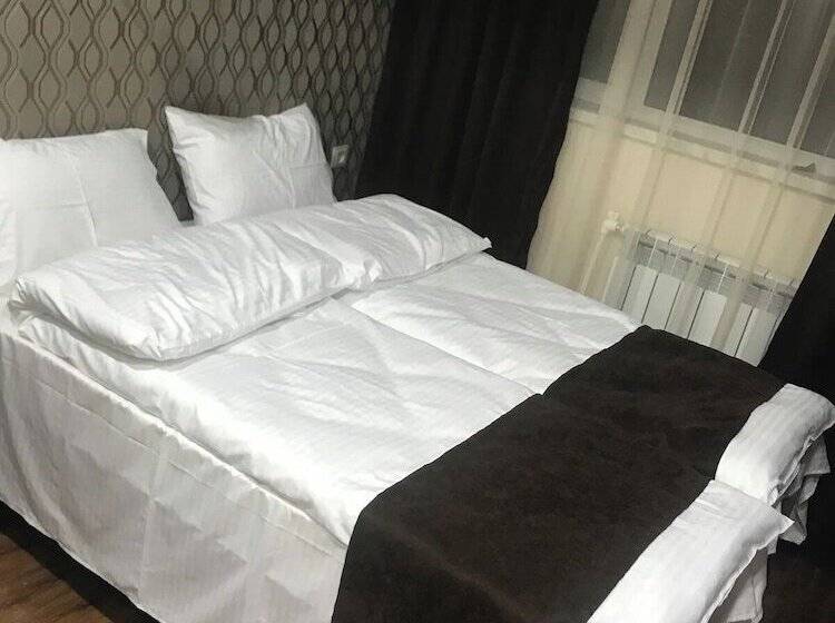 هاستل Mkhitaryan S Guest House