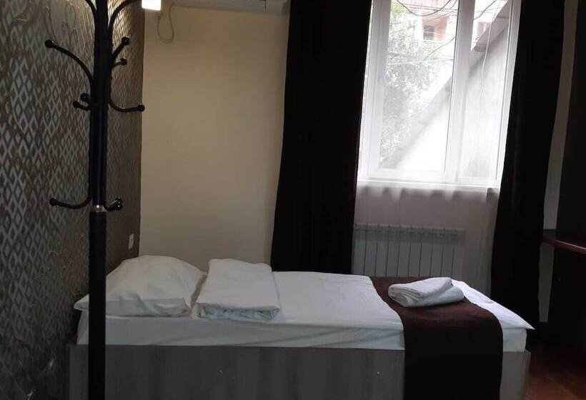 هاستل Mkhitaryan S Guest House