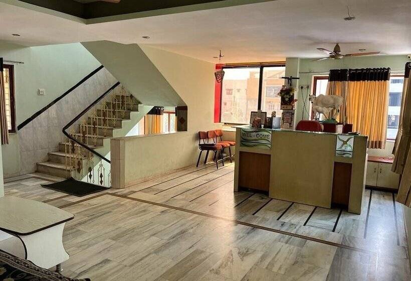 Отель Pushpa Inn