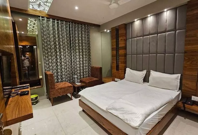 ホテル Pushpa Inn