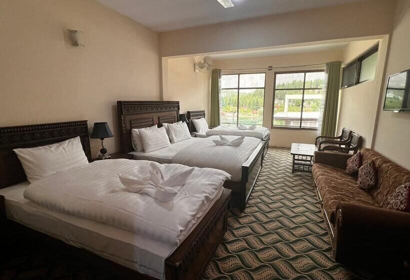 هتل Mountain Lagoon