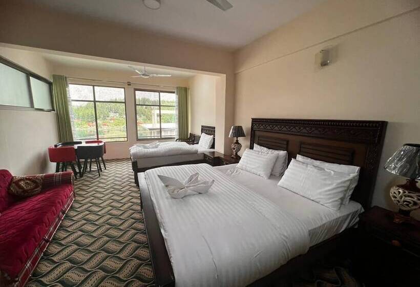 هتل Mountain Lagoon