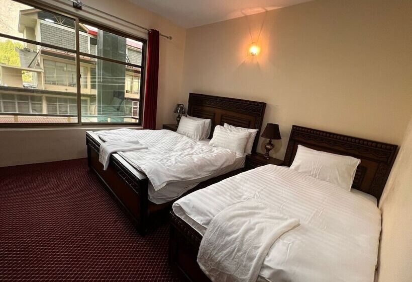 هتل Mountain Lagoon