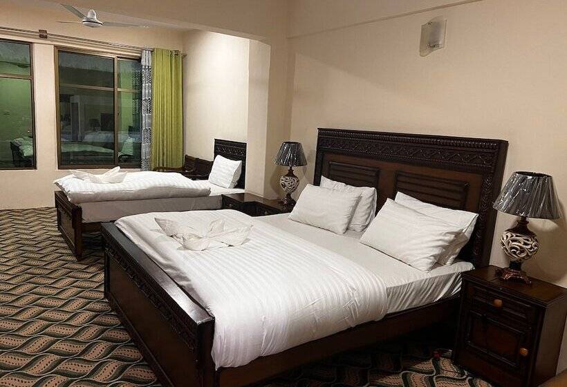 هتل Mountain Lagoon