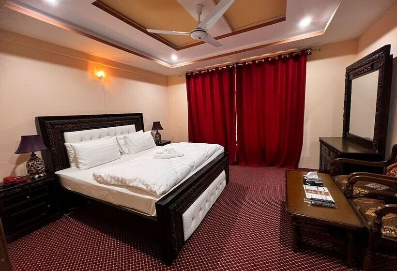 هتل Mountain Lagoon