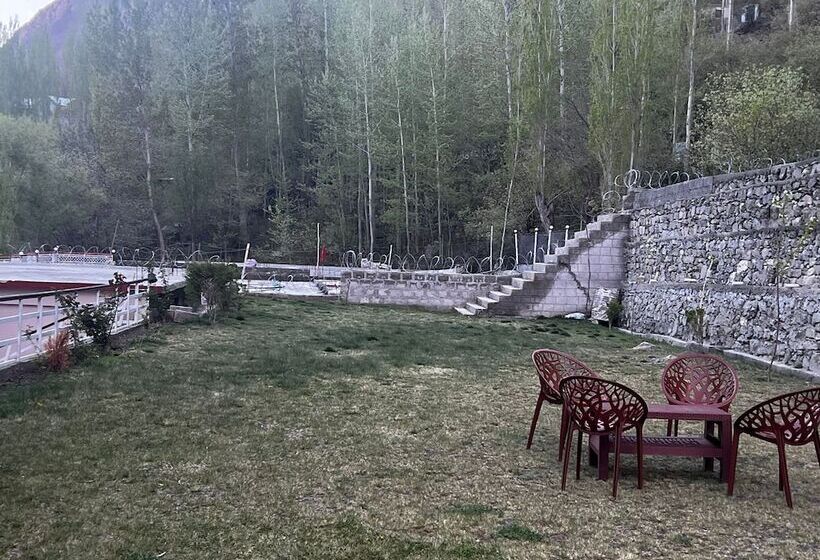 هتل Mountain Lagoon