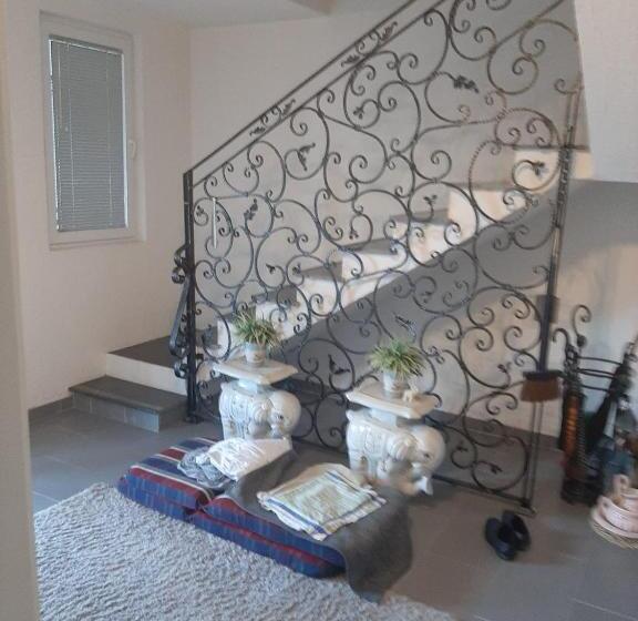 پانسیون Medina