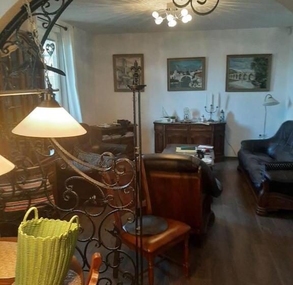 پانسیون Medina