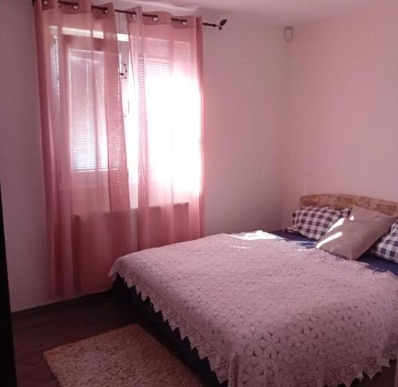 پانسیون Medina