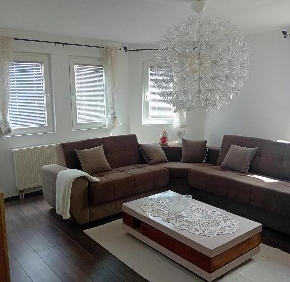 پانسیون Medina