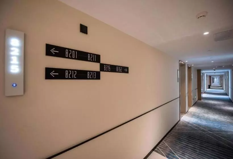 Hotelli City Comfort Inn Ezhou Wuyue Plaza