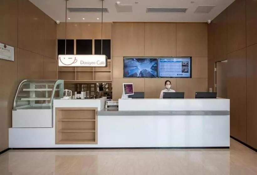 Hotelli City Comfort Inn Ezhou Wuyue Plaza