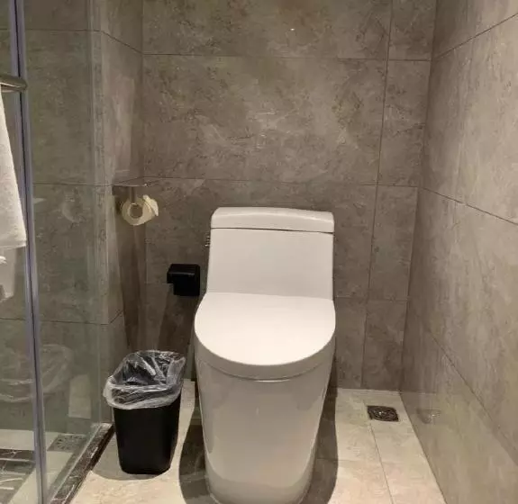 Hotelli City Comfort Inn Ezhou Wuyue Plaza