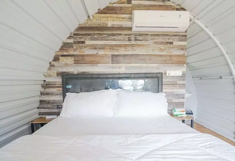 Hotelli Rainbow Glamping