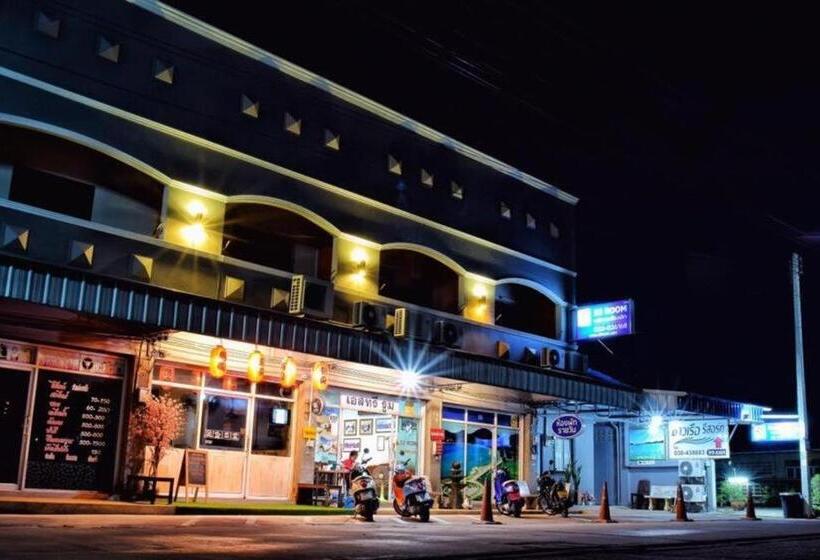 Hotel เอสทรี รูม S3 Room สัตหีบ